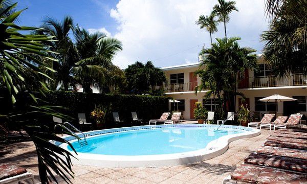 Fort Lauderdale-Shore Haven - Poolområde