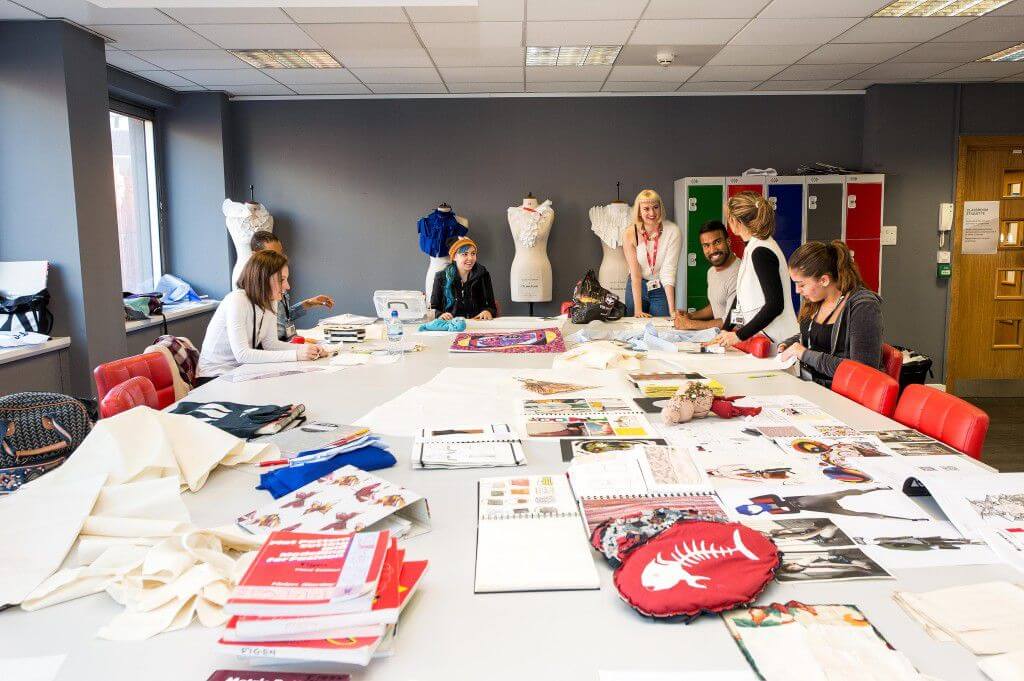 Studier på design och fashion- Studenter